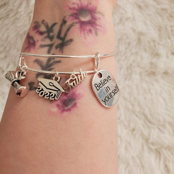 Class of 2022 Graduation Charm Bracelet, Graduation Gift, Senior Graduate - Picture 13 of 13